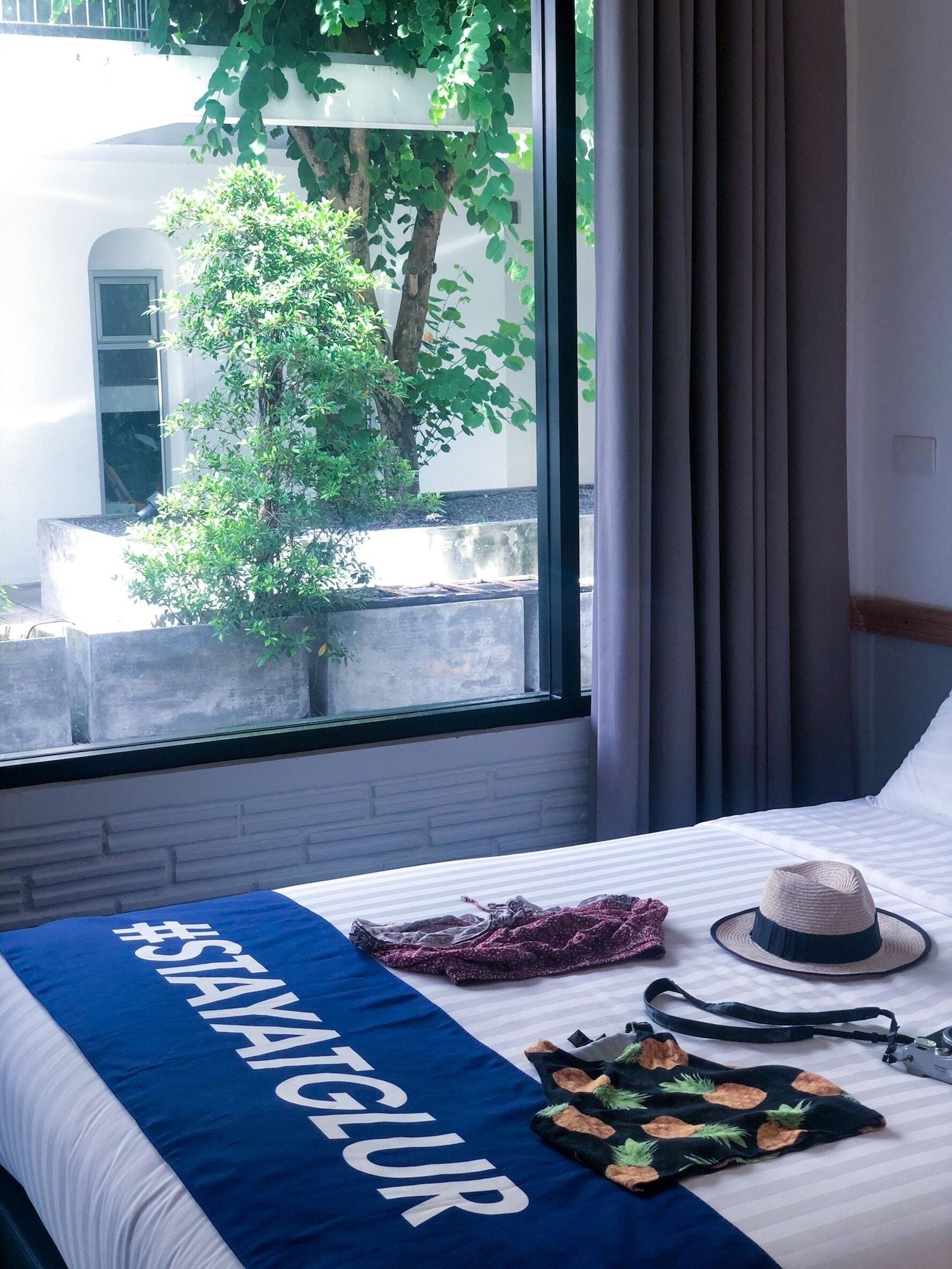 Glur Phuket Patong Beach Bagian luar foto