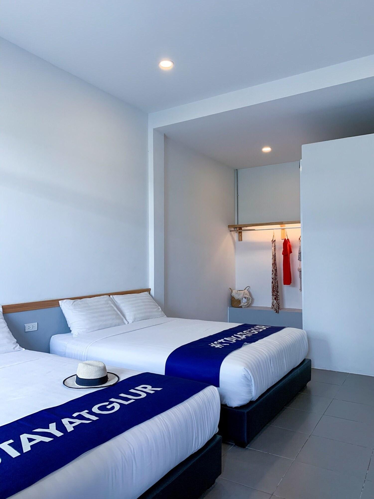 Glur Phuket Patong Beach Bagian luar foto