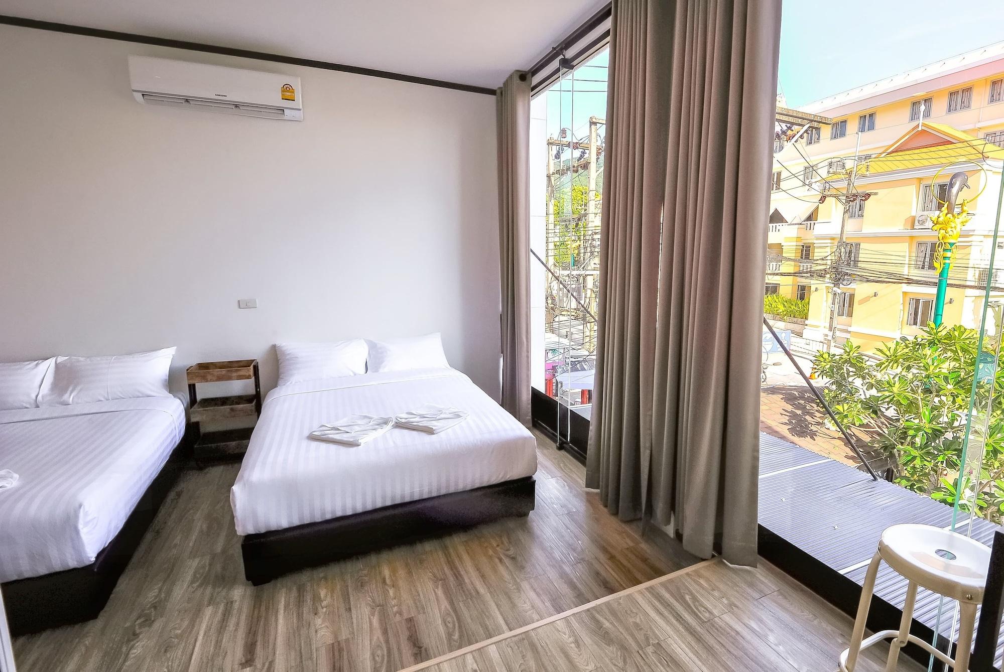 Glur Phuket Patong Beach Bagian luar foto