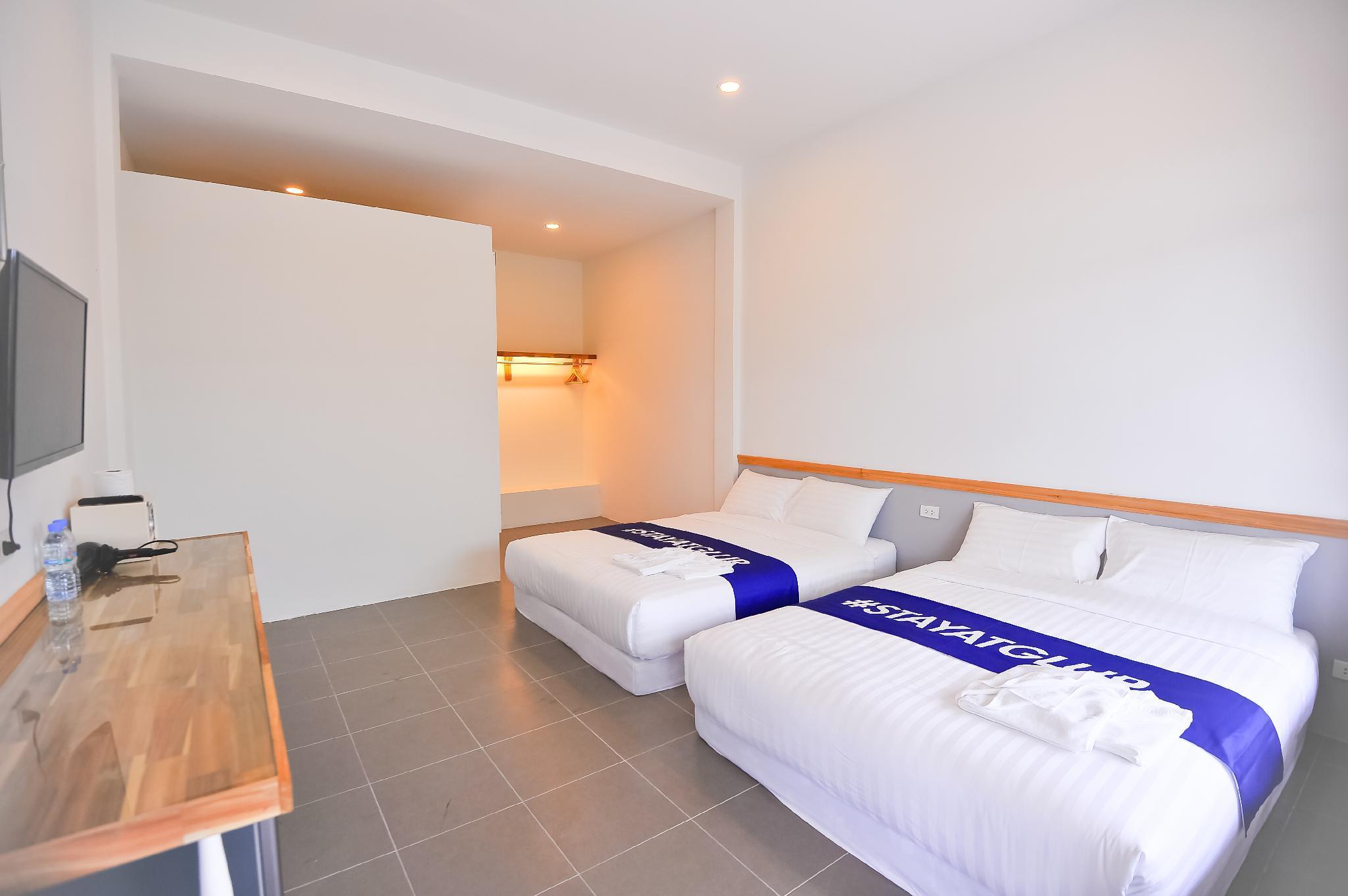 Glur Phuket Patong Beach Bagian luar foto