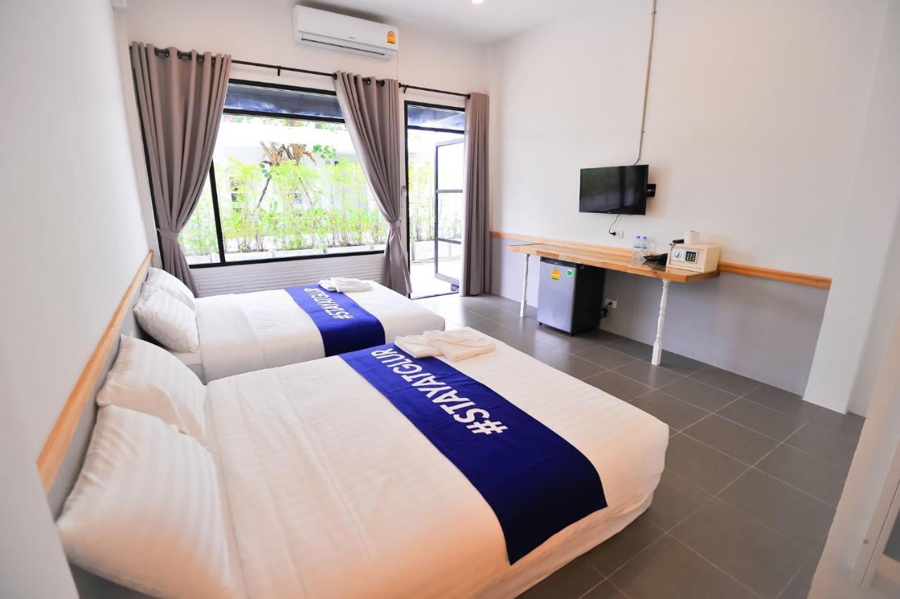 Glur Phuket Patong Beach Bagian luar foto